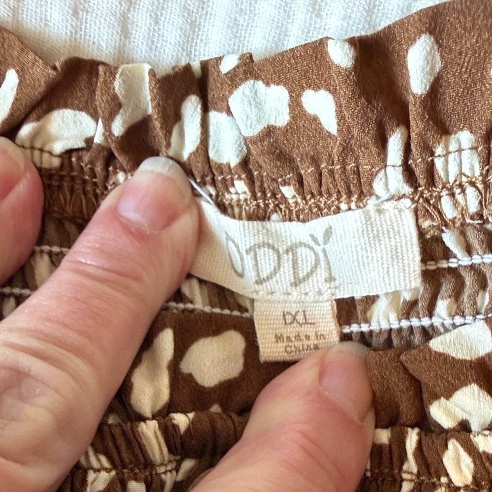Oddly Brown & Cream Smocked Faux Button Front Jumpsuit - Size XL - Picture 9 of 15